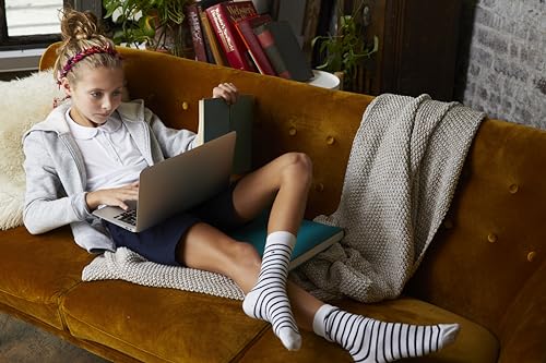 Girls' Adjustable Waist Stretch Performance Short